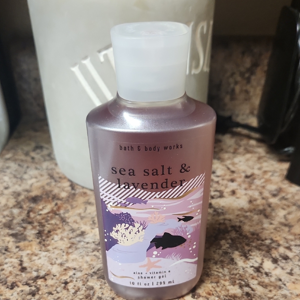 Bath & Body Works Sea Salt & Lavender Shower Gel